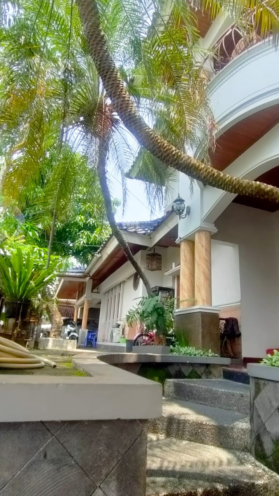 Rumah mewah di perumahan lokasi stategis di Kebayoran Lama