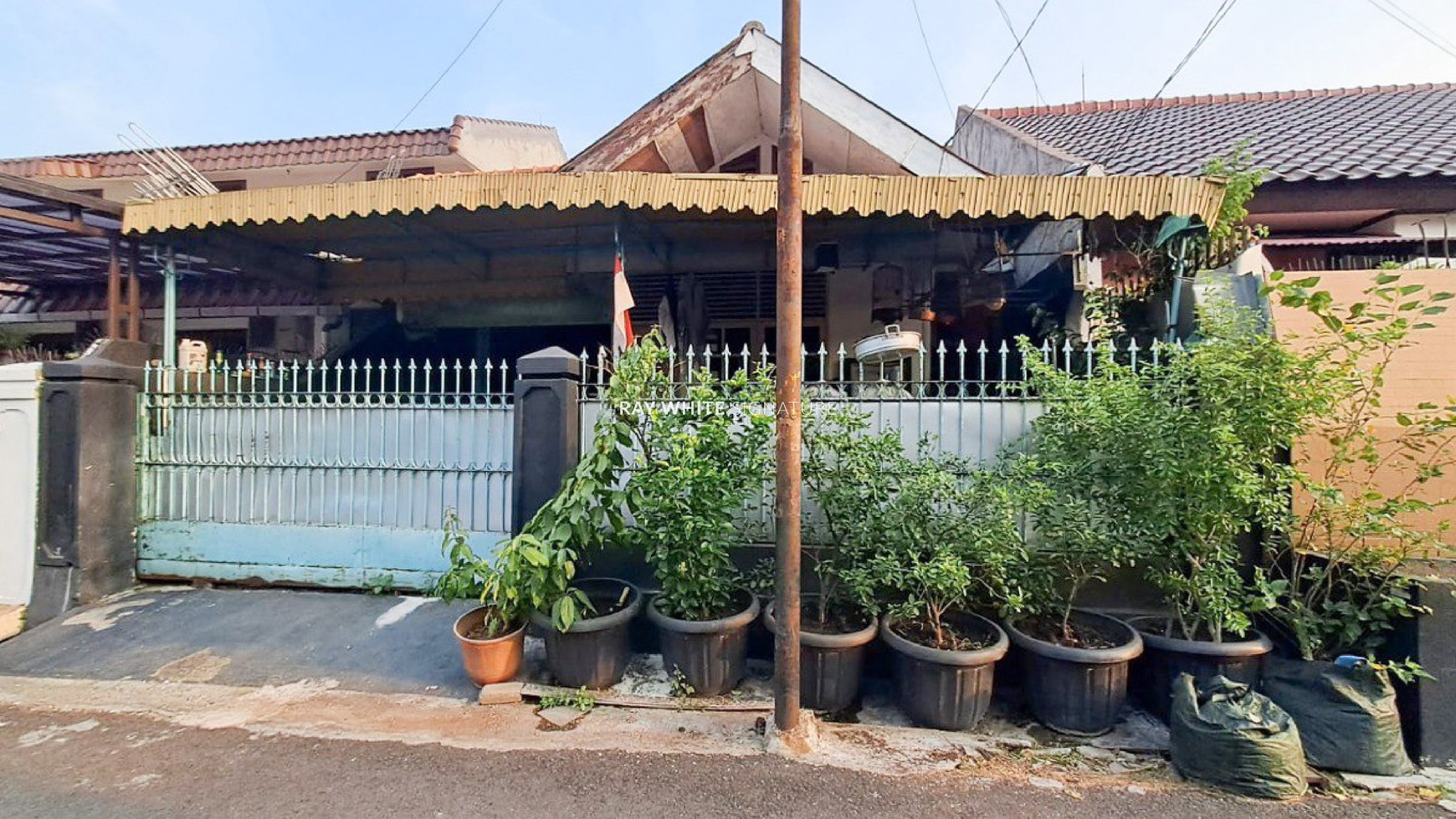 Dijual Rumah Lama di Jl Kejaksaan III Pondok Bambu