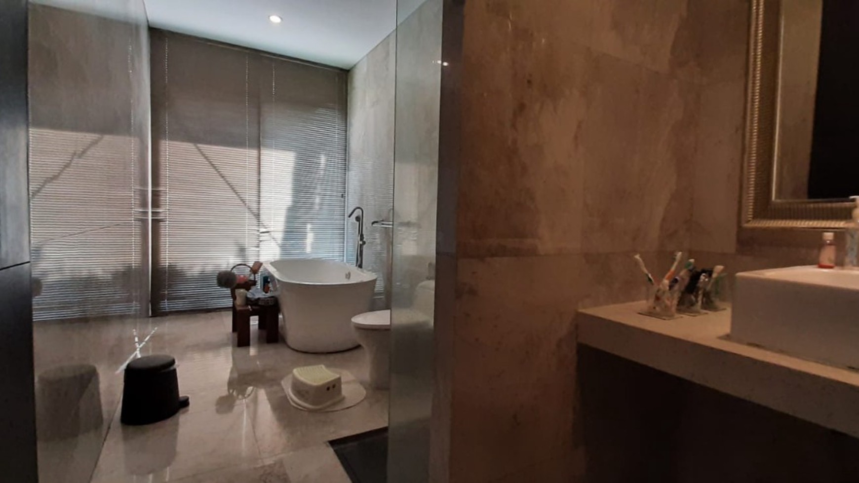 Rumah Siap huni,dalam ruang rapih di bintaro jaya sektor 5