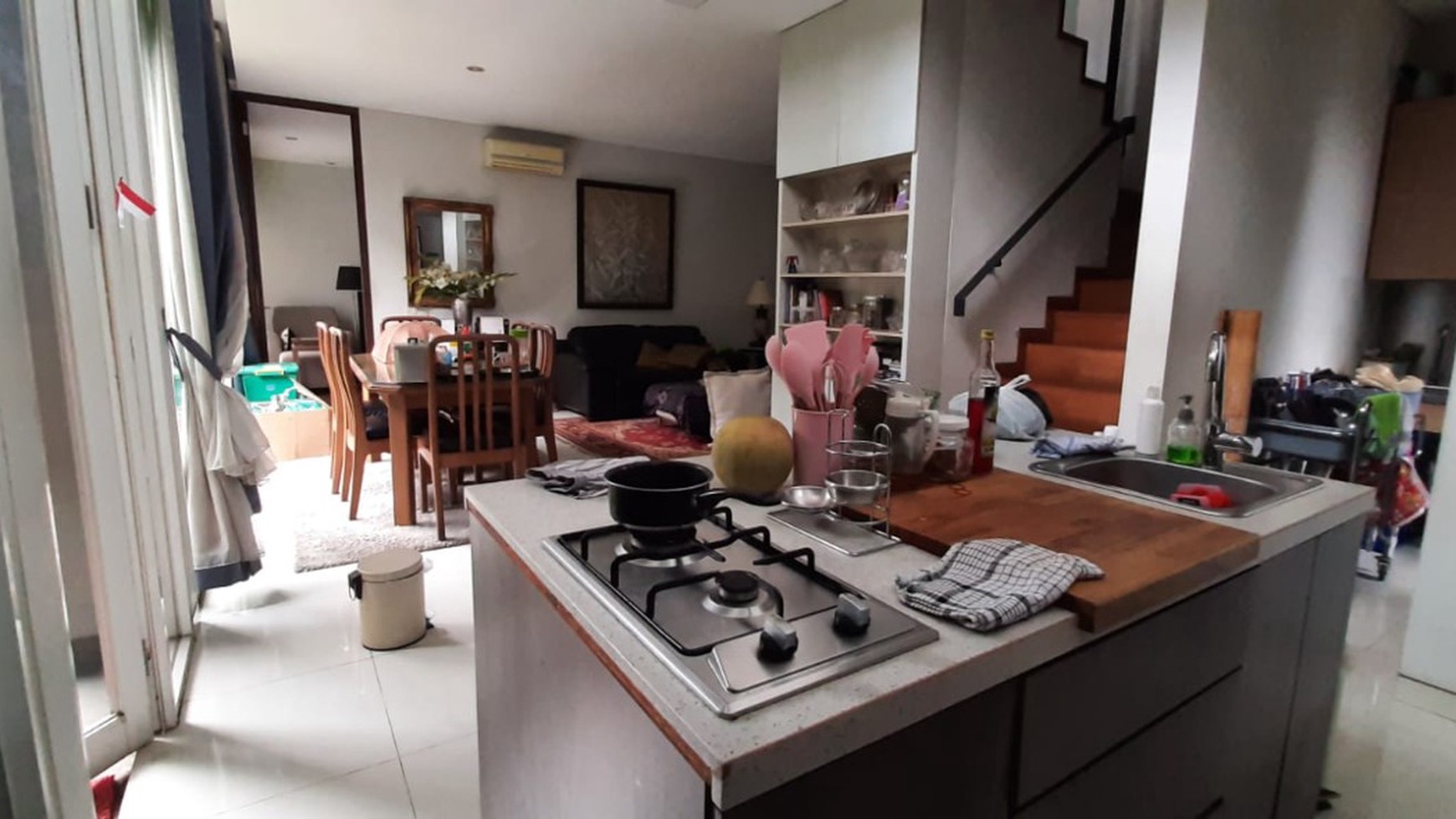 Rumah Siap huni,dalam ruang rapih di bintaro jaya sektor 5