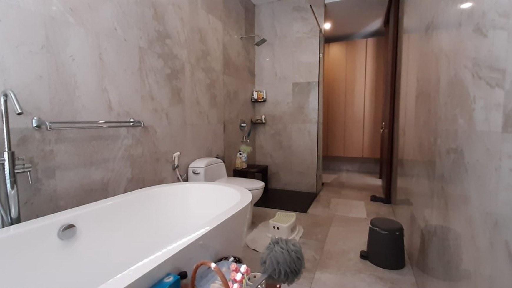 Rumah Siap huni,dalam ruang rapih di bintaro jaya sektor 5