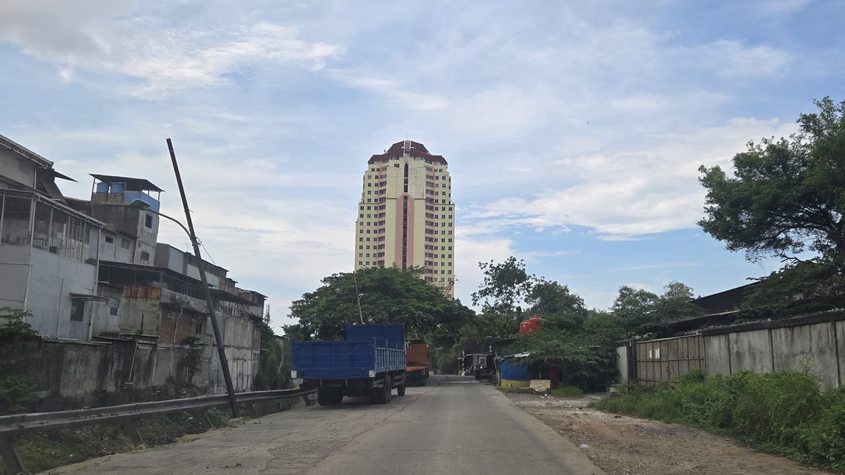 Rumah 2 lantai siap huni di semut ujung, Penjaringan. Jakarta Utara