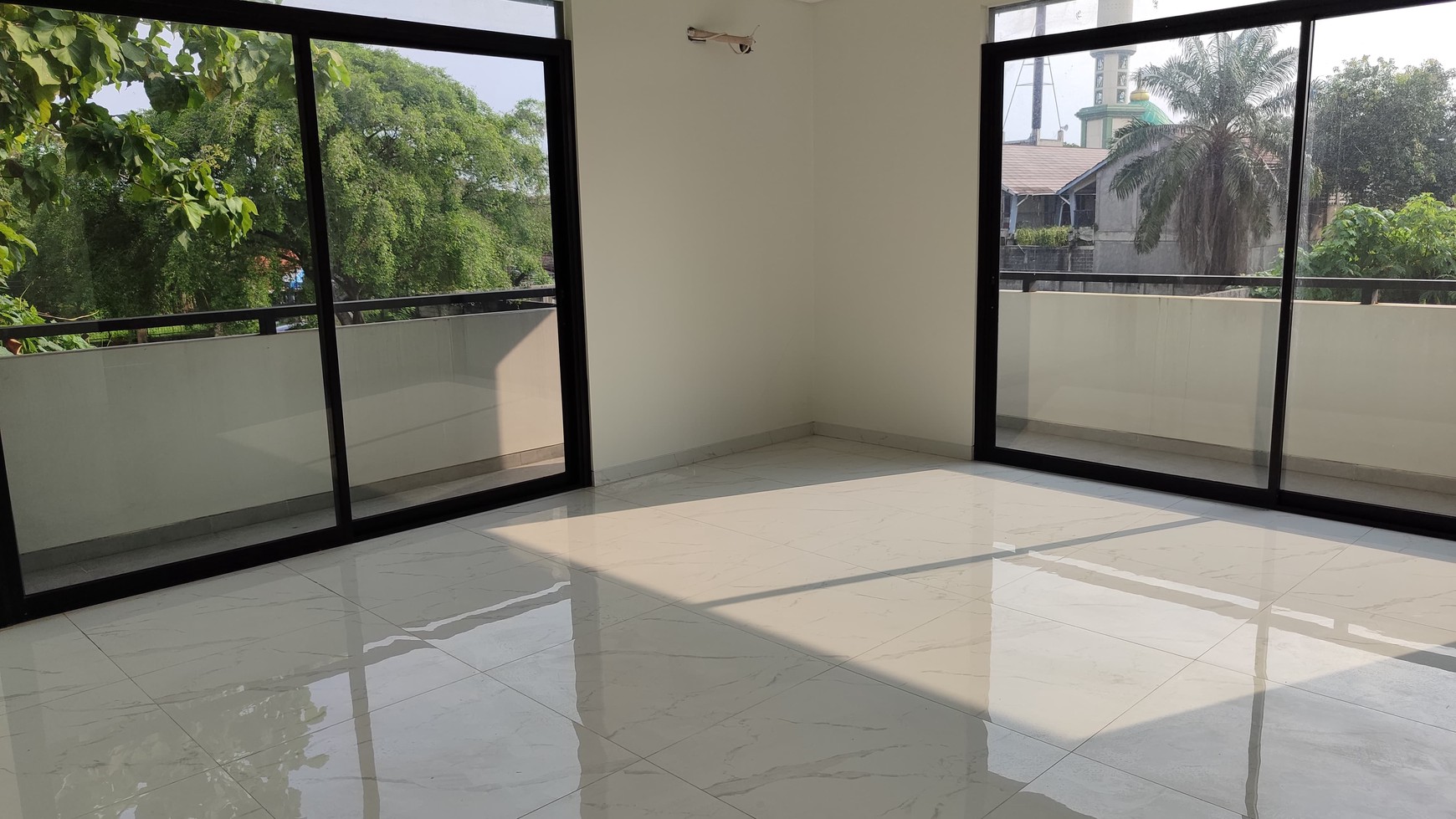 Rumah Bagus Di M Living Unit Hook, Komp Puri Pesanggrahan