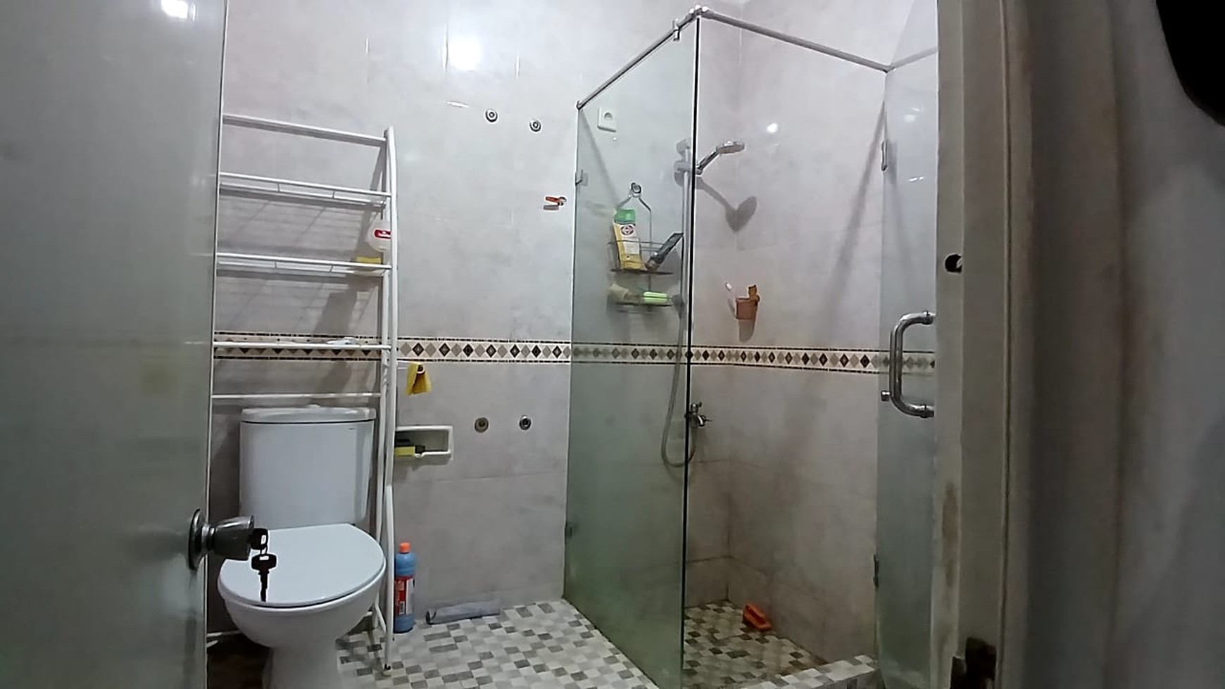Rumah 2 lantai, dalam komplek di Rempoa