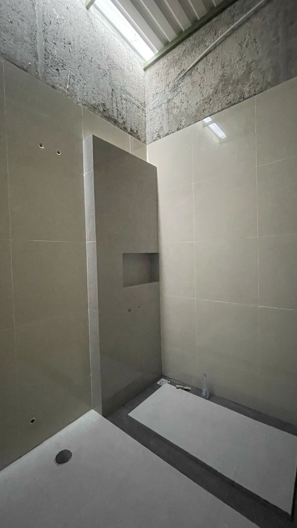 Rumah Baru,dijual cepat,dalam cluster di Graha Raya 