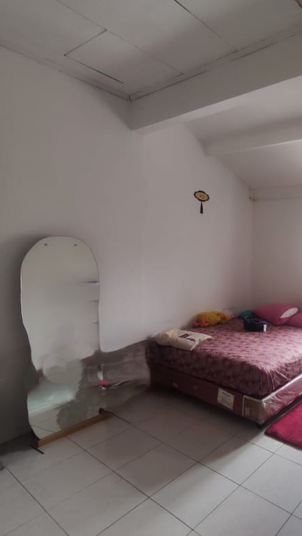 Rumah siap huni , bagus di Perumahan Strategis Karang Tengah, Ciledug