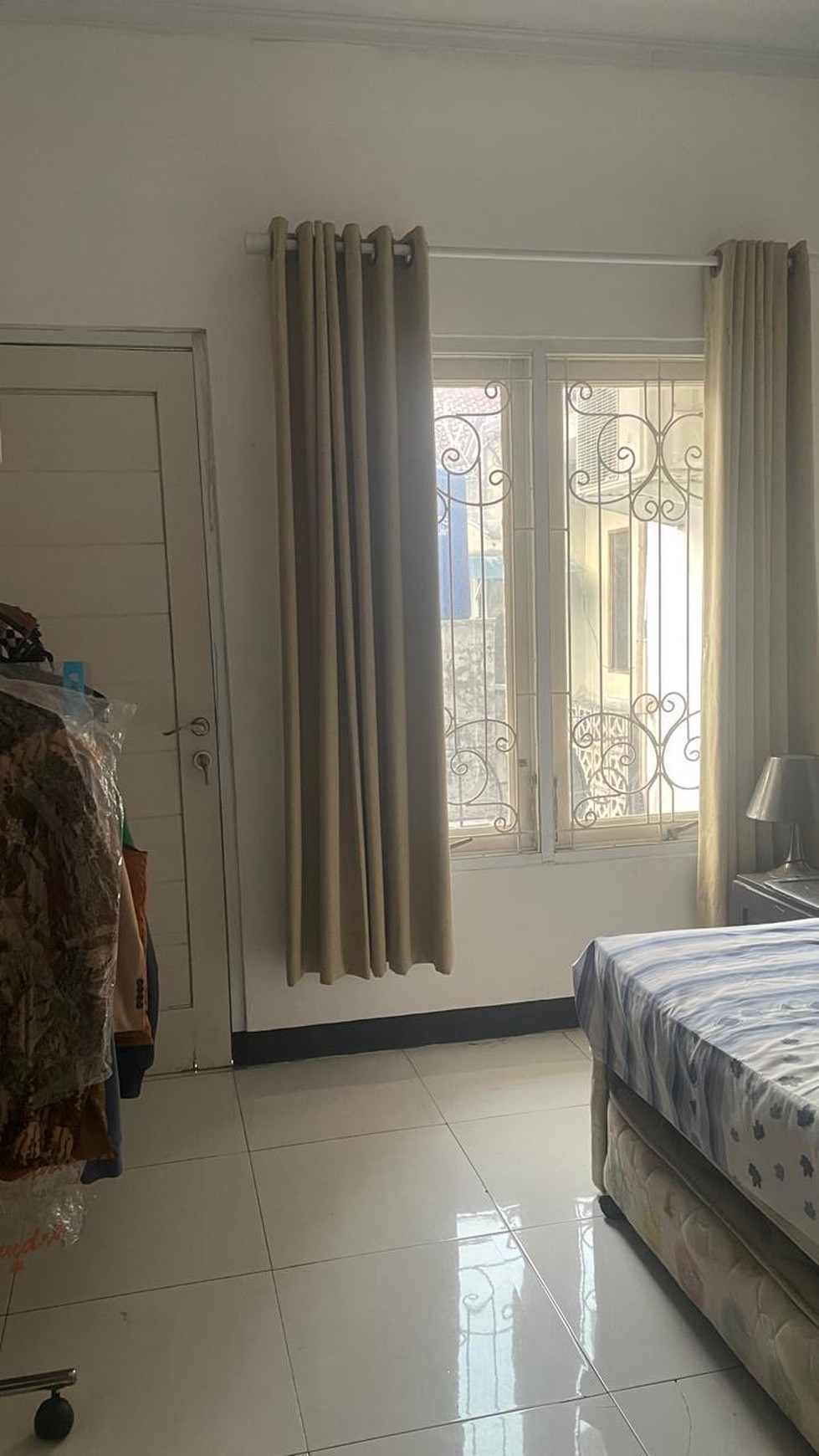 Rumah keamanan 24 jam,2 lantai di Bintaro Jaya 9