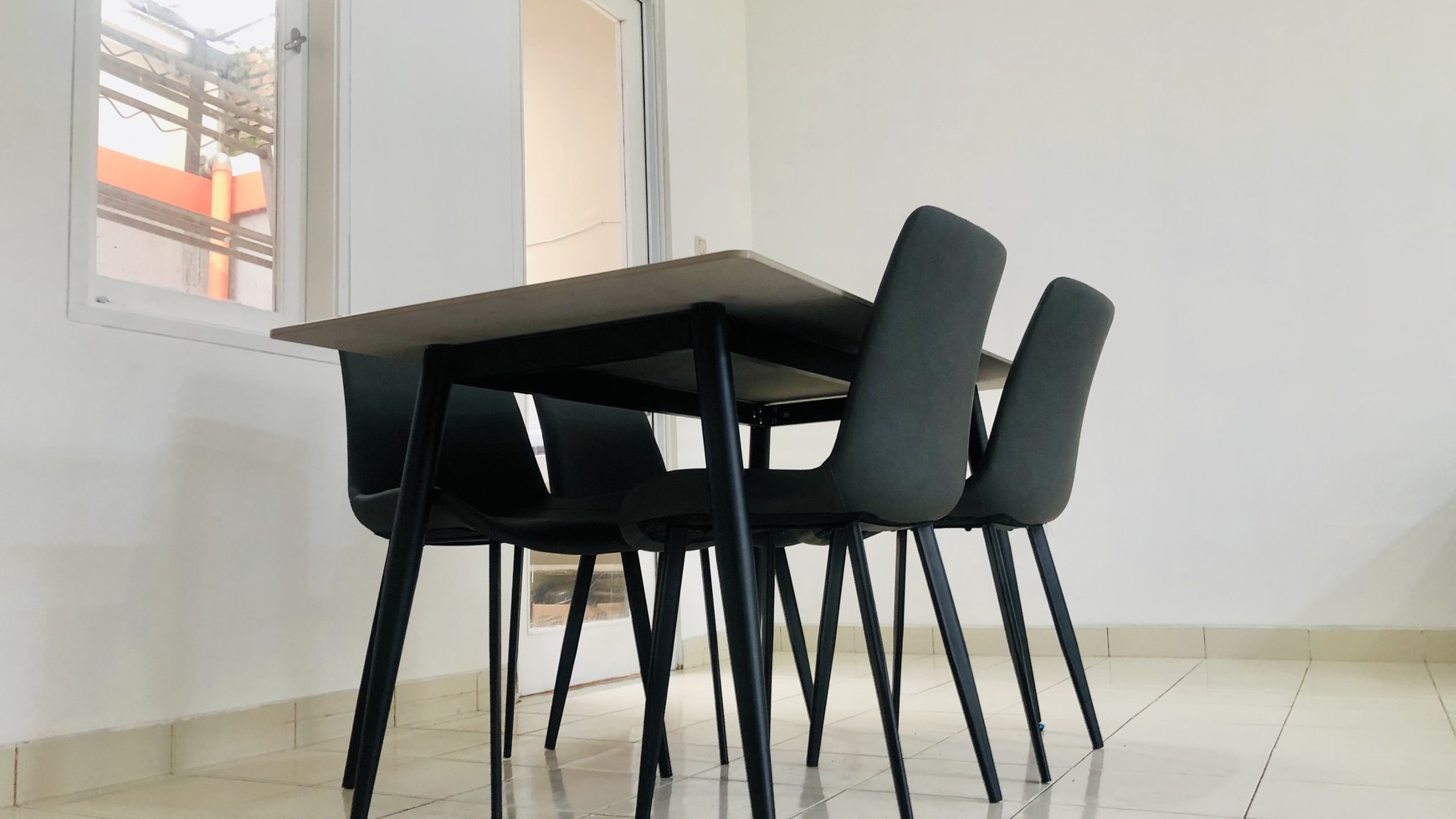 Termurah Rumah Semi Furnished Dekat Tol di BSD Nusaloka Nusa Loka