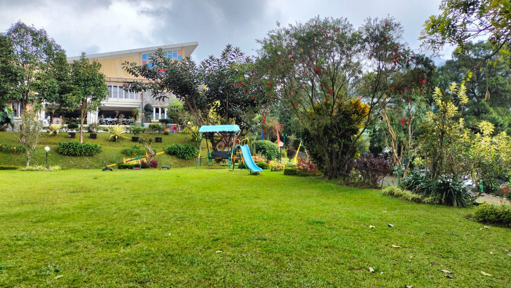 Hotel Bintang 3 Berikut Perizinannya Di Puncak, Cianjur