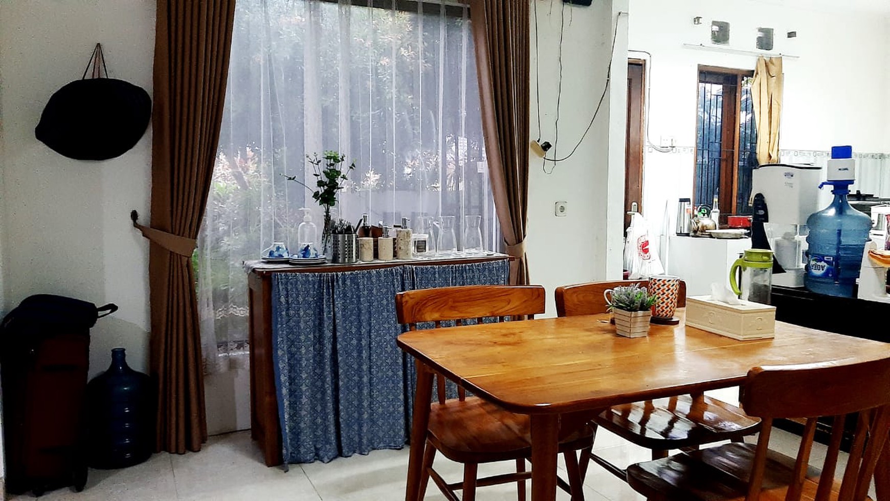 Rumah Hoek Huk di Kencana Loka BSD City dekat Stasiun