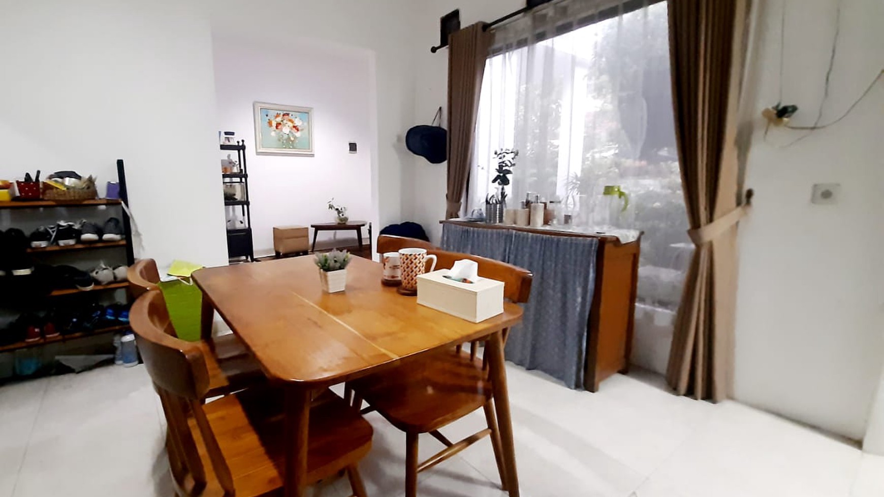 Rumah Hoek Huk di Kencana Loka BSD City dekat Stasiun