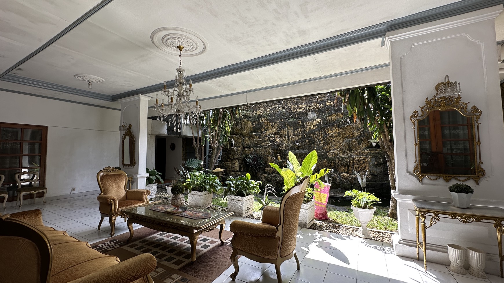 Rumah Hitung Tanah Area Cipete