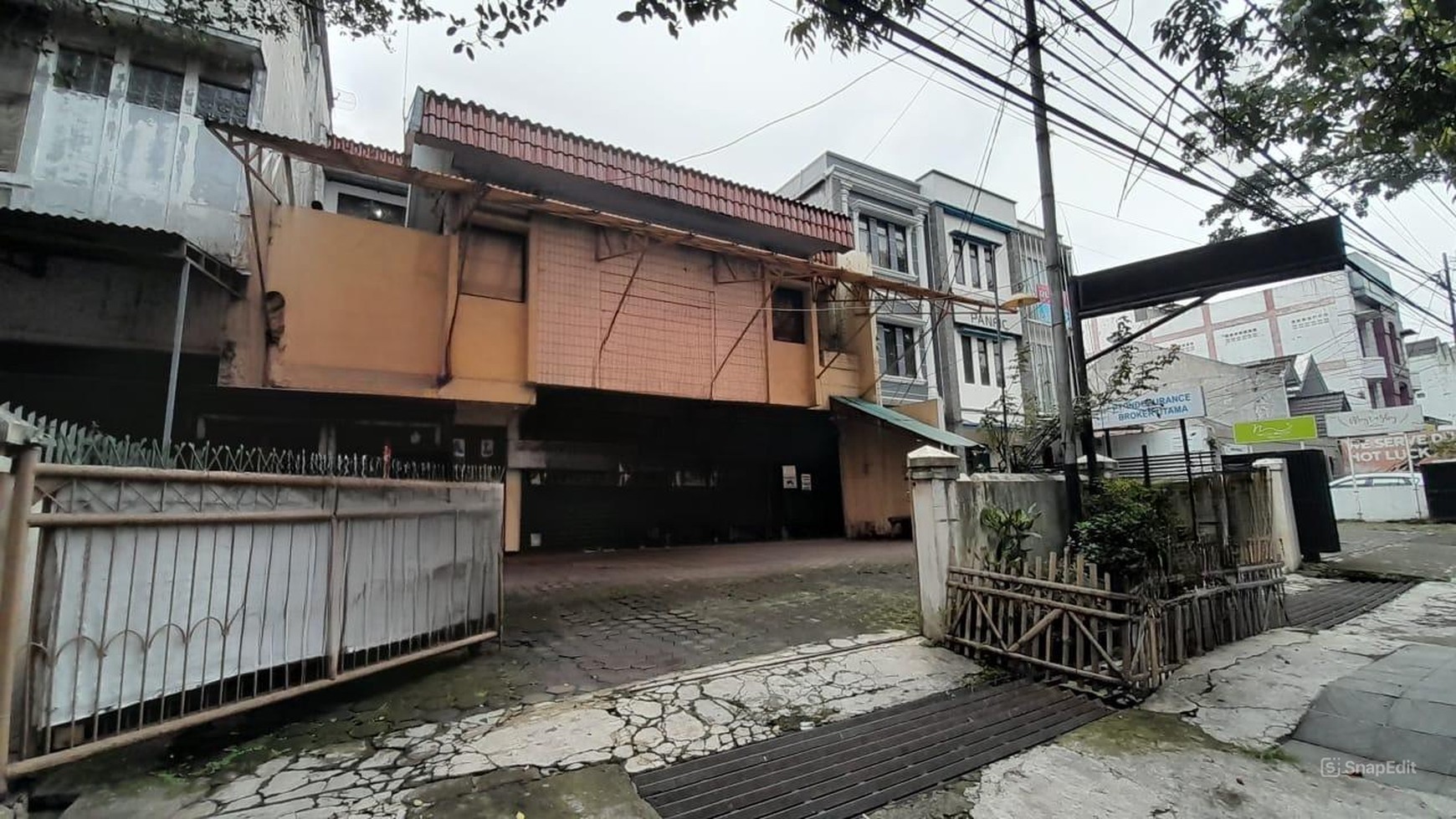 Rumah Hitung Tanah Area Cipete