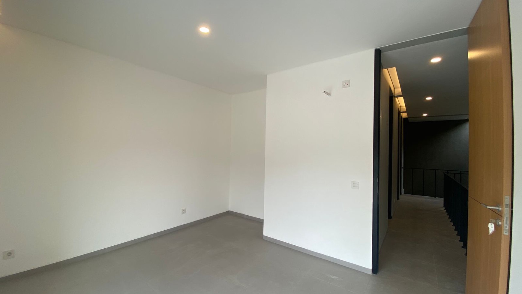 Rumah Hitung Tanah Area Cipete