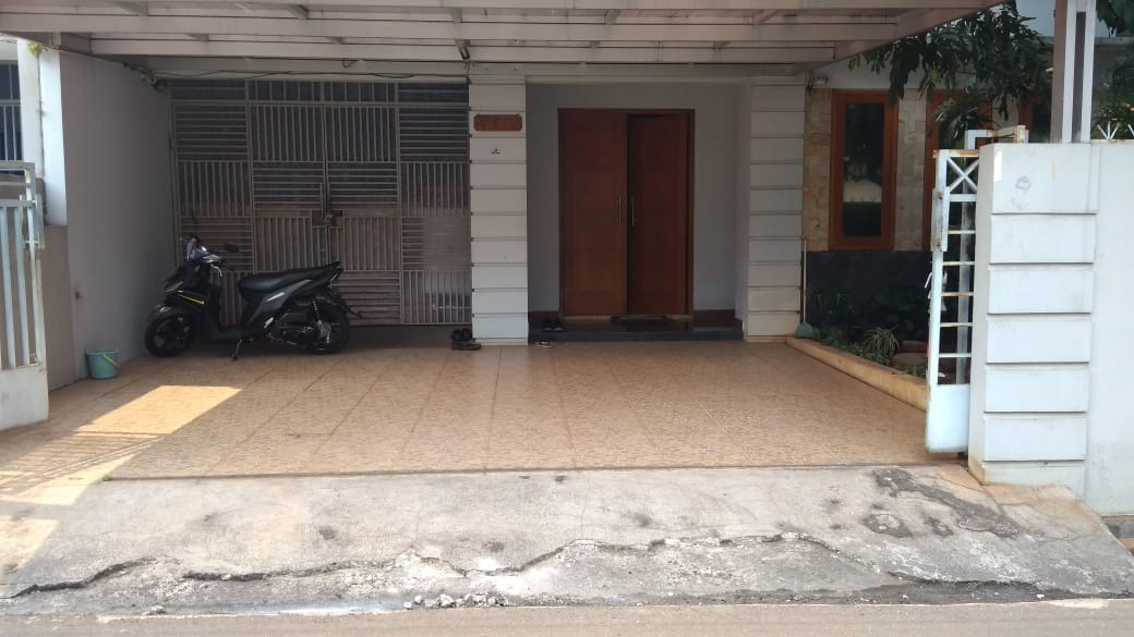 Rumah Asri & Nyaman Lokasi Strategis dekat Pintu Tol Andara, Jagakarsa, Jakarta Selatan