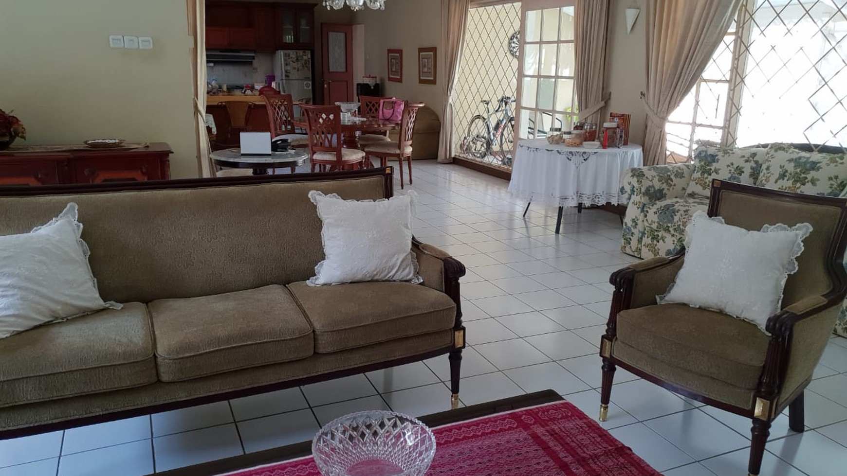 Rumah Asri, Nyaman & Luas di Cilandak Barat, Jakarta Selatan.