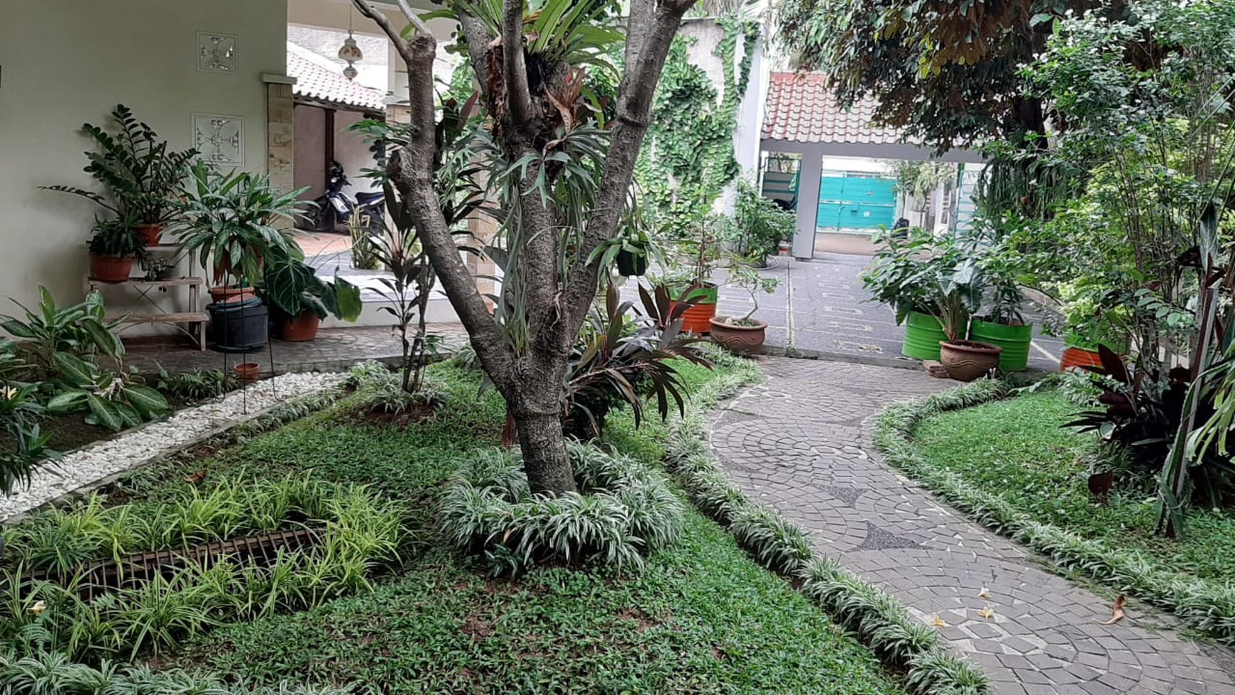 Rumah Asri & Luas Lokasi Strategis di Cipete Selatan