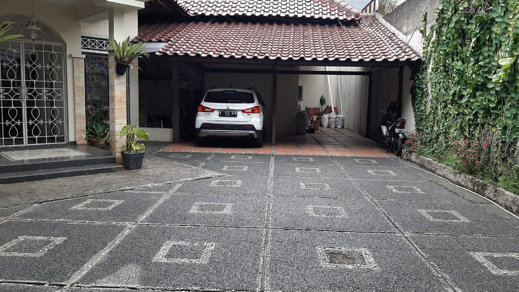 Rumah Asri & Luas Lokasi Strategis di Cipete Selatan