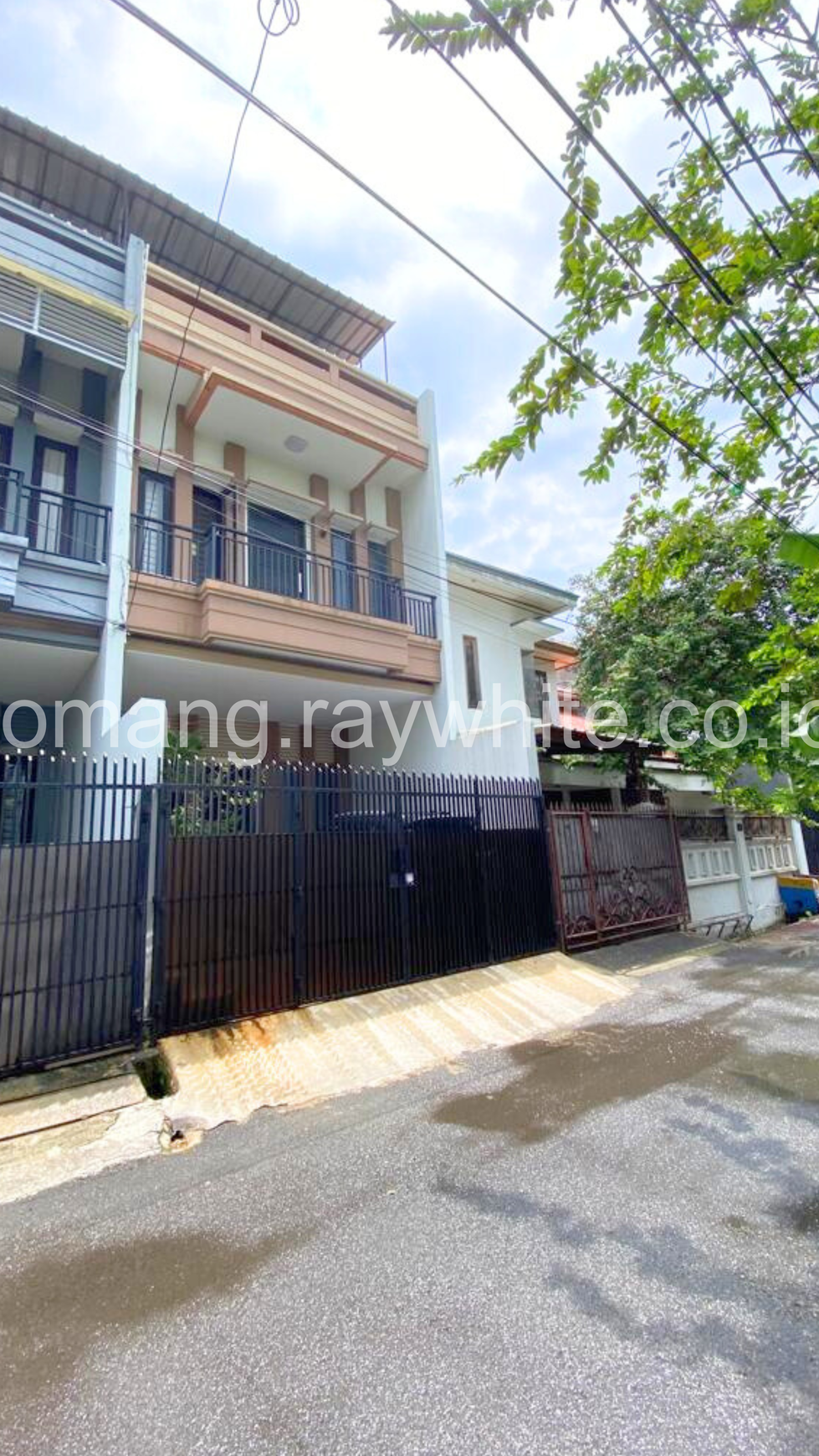 Rumah Dijual di Tomang