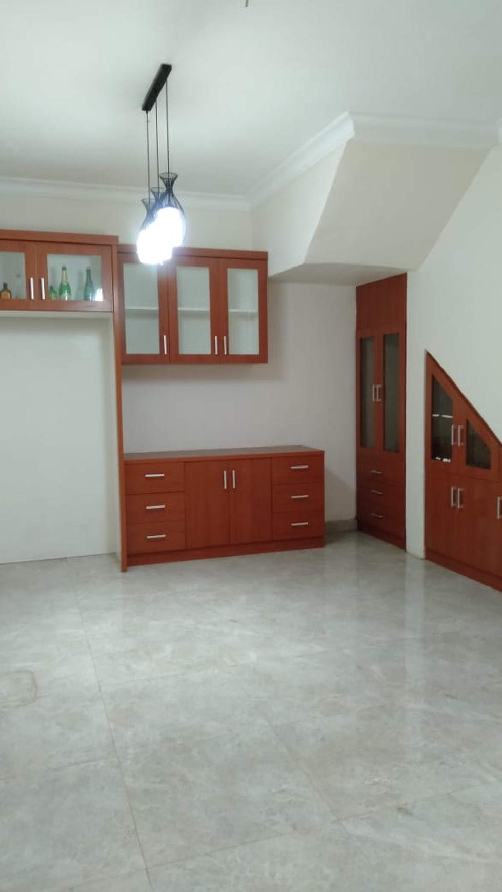 Rumah bagus, rapih dan terawat siap huni di Bintaro