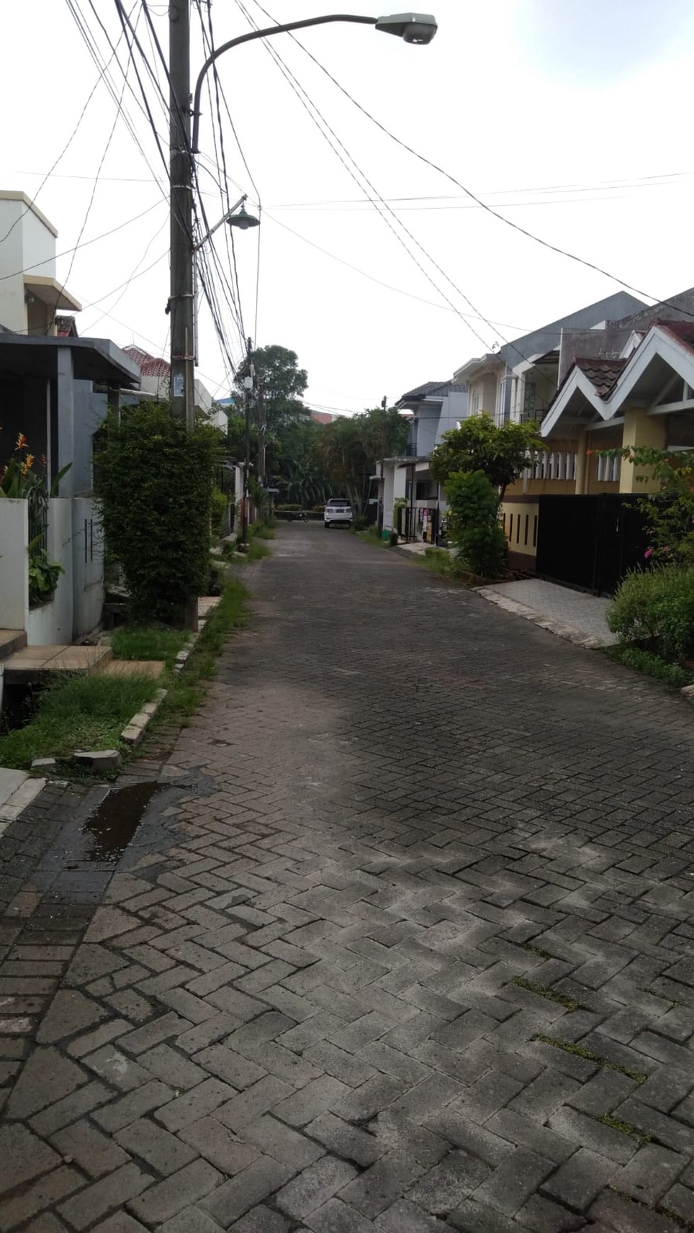 Rumah bagus, rapih dan terawat siap huni di Bintaro