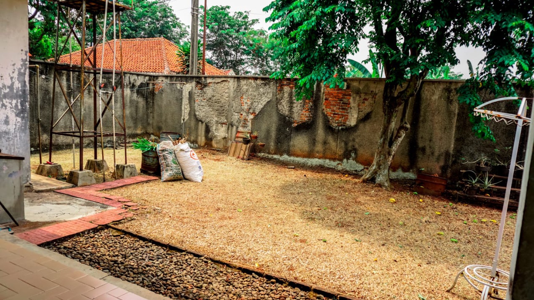 Rumah 1 Lantai Halaman Luas di Pesanggrahan, Jakarta Selatan