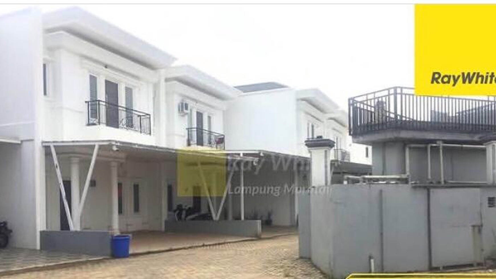 Rumah dua lantai Jln. Soekarno-Hatta Perum. Raffles Residence Cluster Mansion Rajabasa Bandarlampung