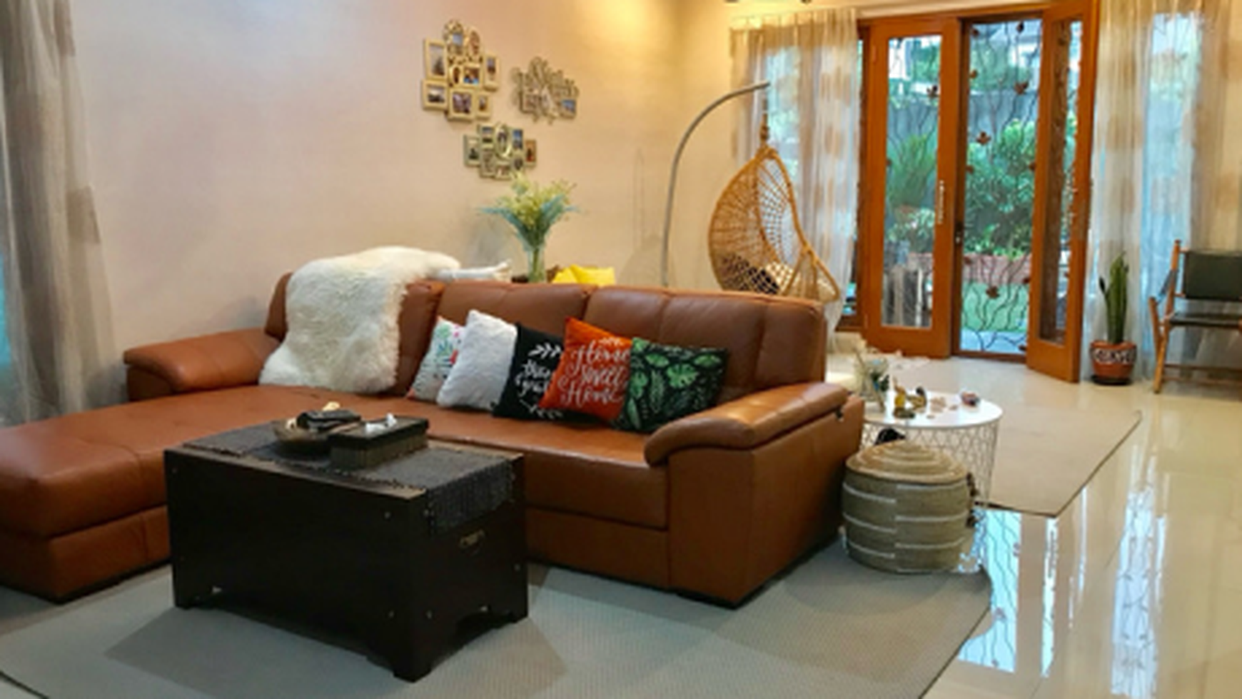 Rumah Tropical Homey Semi Furnished 5 Menit ke MRT Lebak Bulus