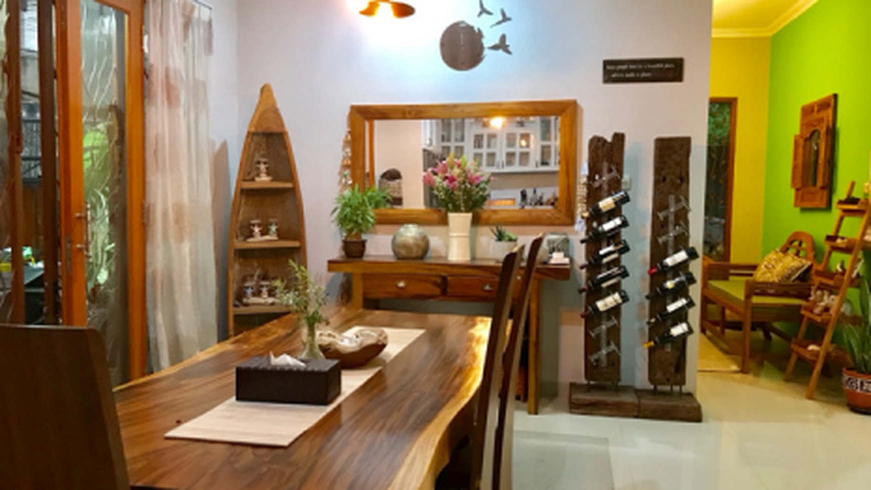 Rumah Tropical Homey Semi Furnished 5 Menit ke MRT Lebak Bulus