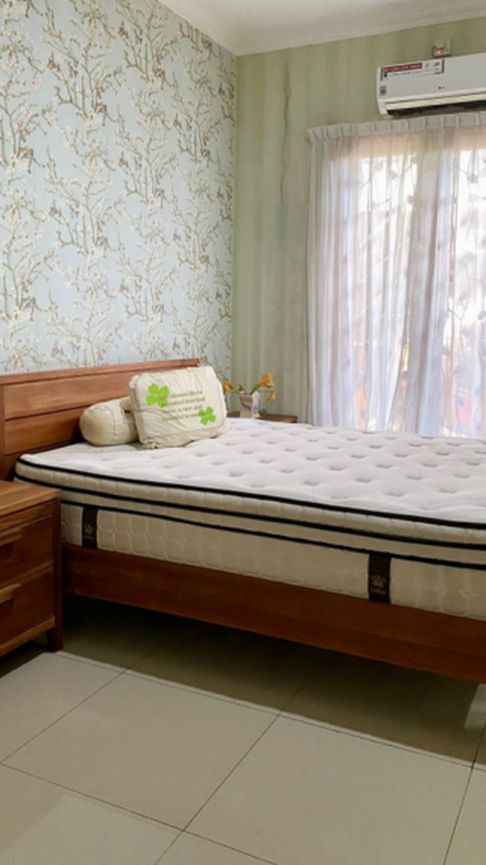 Rumah Tropical Homey Semi Furnished 5 Menit ke MRT Lebak Bulus