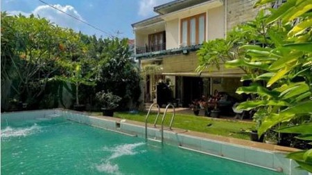 Rumah Tropical Homey Semi Furnished 5 Menit ke MRT Lebak Bulus