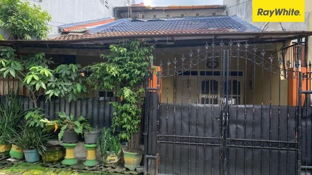 Dijual Rumah 2 lantai SHM di Deltasari Indah Waru Sidoarjo