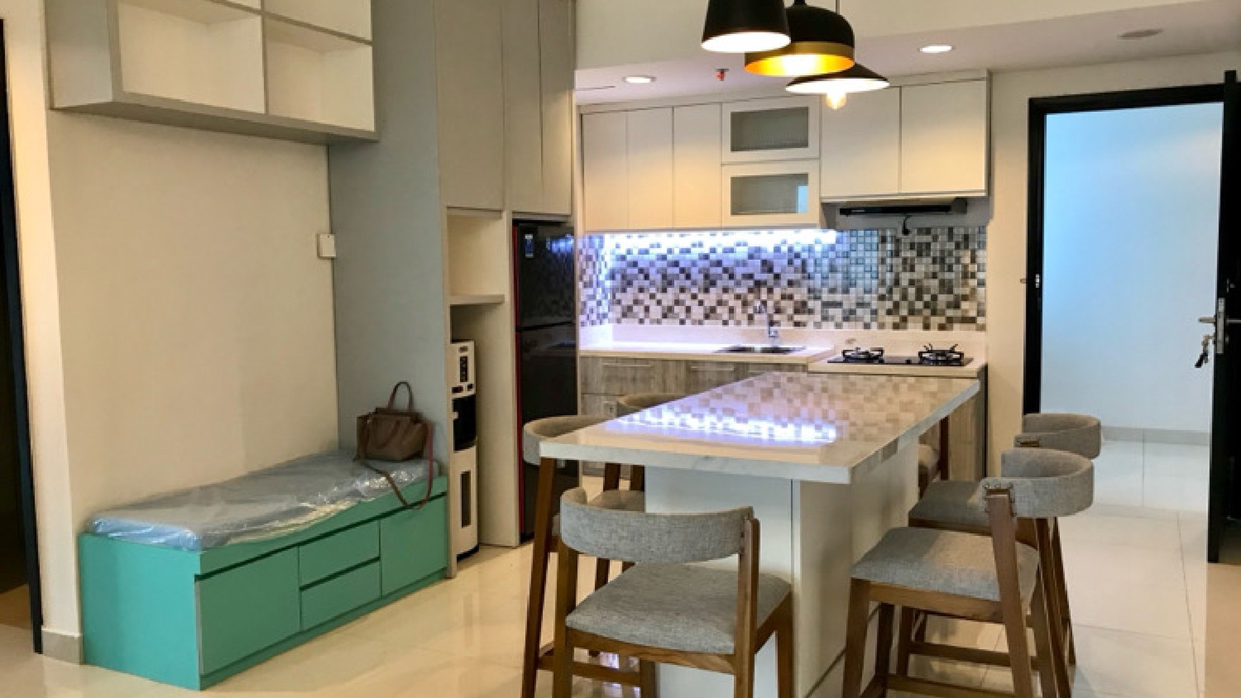 Apartemen Furnished Posisi Hook Siap Huni Tinggal Bawa Koper