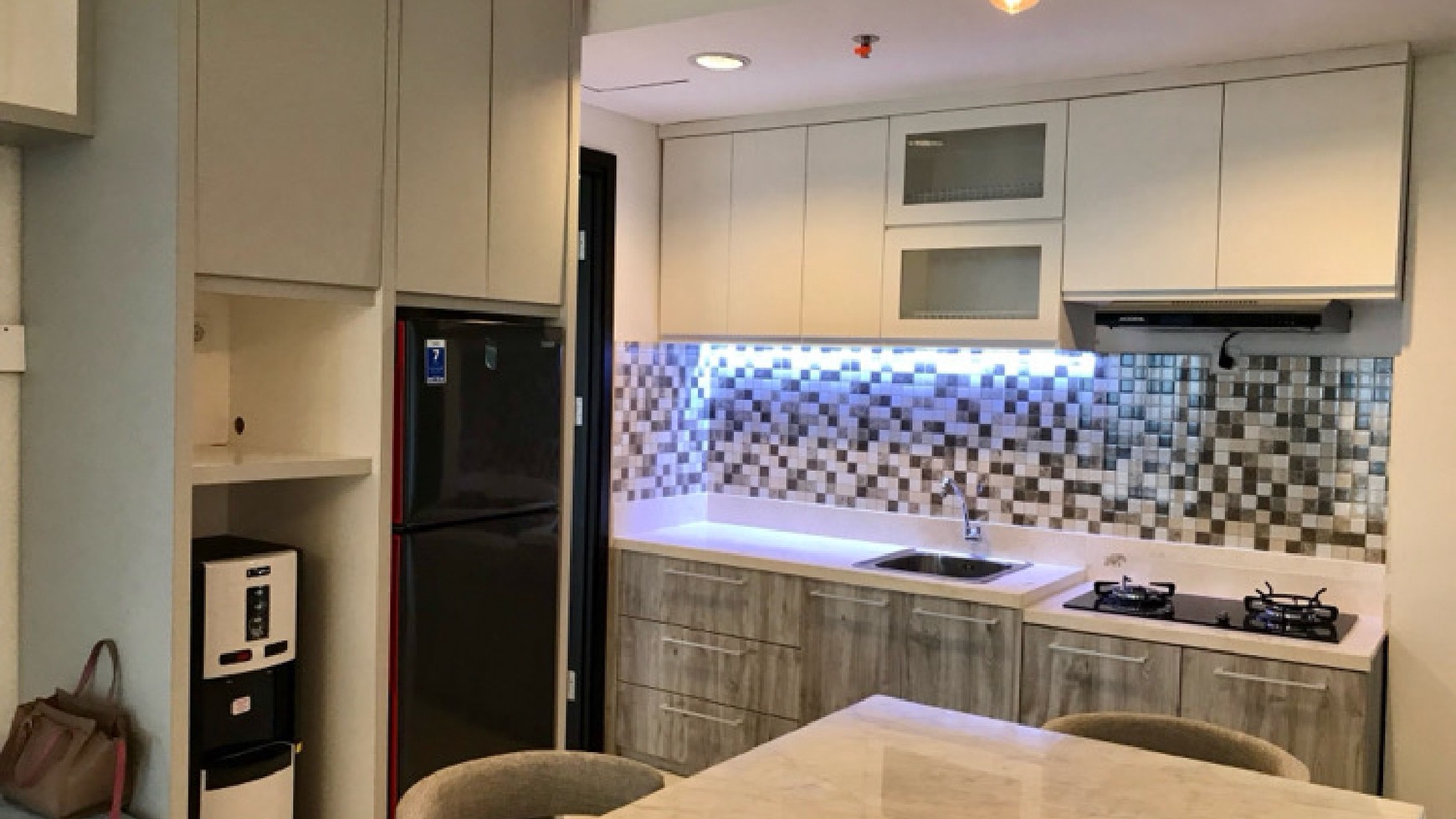 Apartemen Furnished Posisi Hook Siap Huni Tinggal Bawa Koper