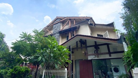 Rumah dalam Komplek Selangkah ke MRT Lebak Bulus, Jakarta Selatan
