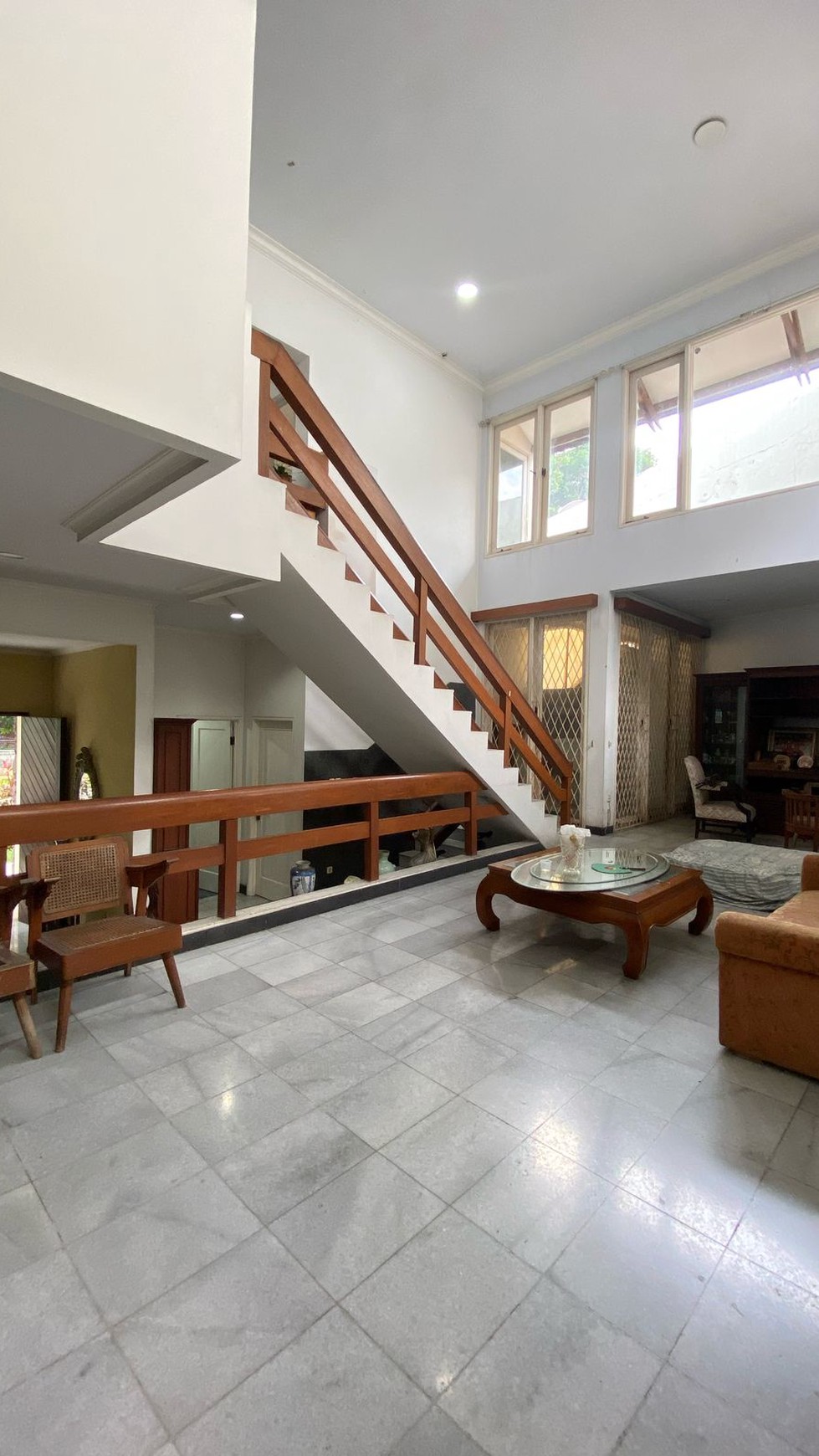 Rumah dalam Komplek Selangkah ke MRT Lebak Bulus, Jakarta Selatan