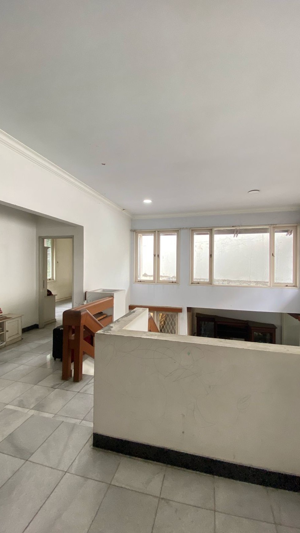 Rumah dalam Komplek Selangkah ke MRT Lebak Bulus, Jakarta Selatan