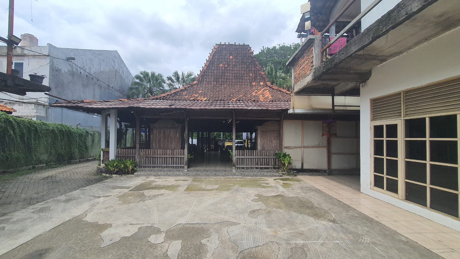 Tempat Usaha di Ragunan