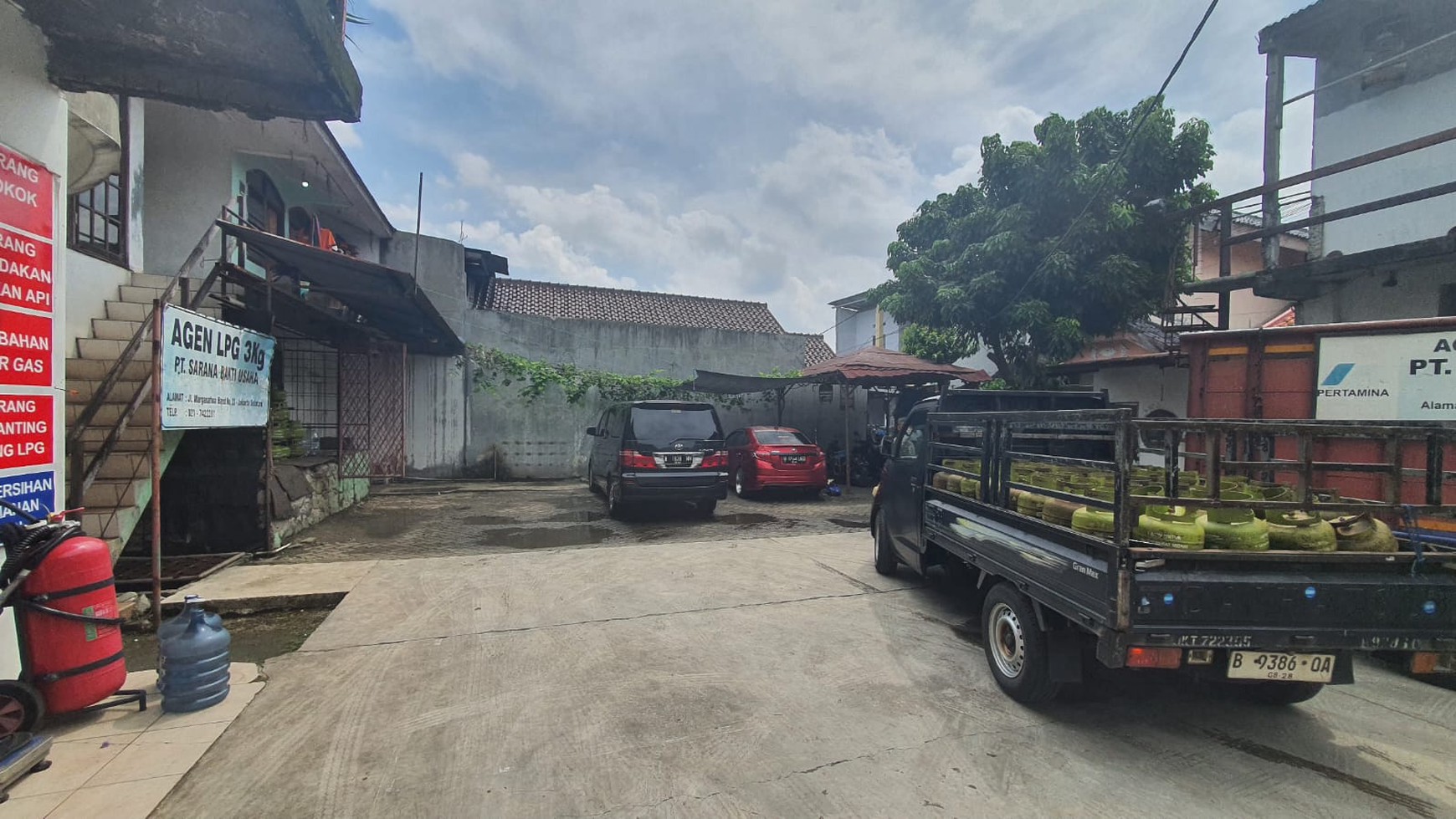 Tempat Usaha di Ragunan