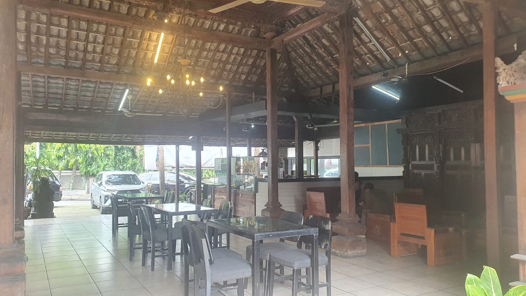 Tempat Usaha di Ragunan