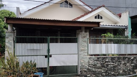 Rumah 1 lantai, dalam Cluster di Graha  Raya Bintaro.