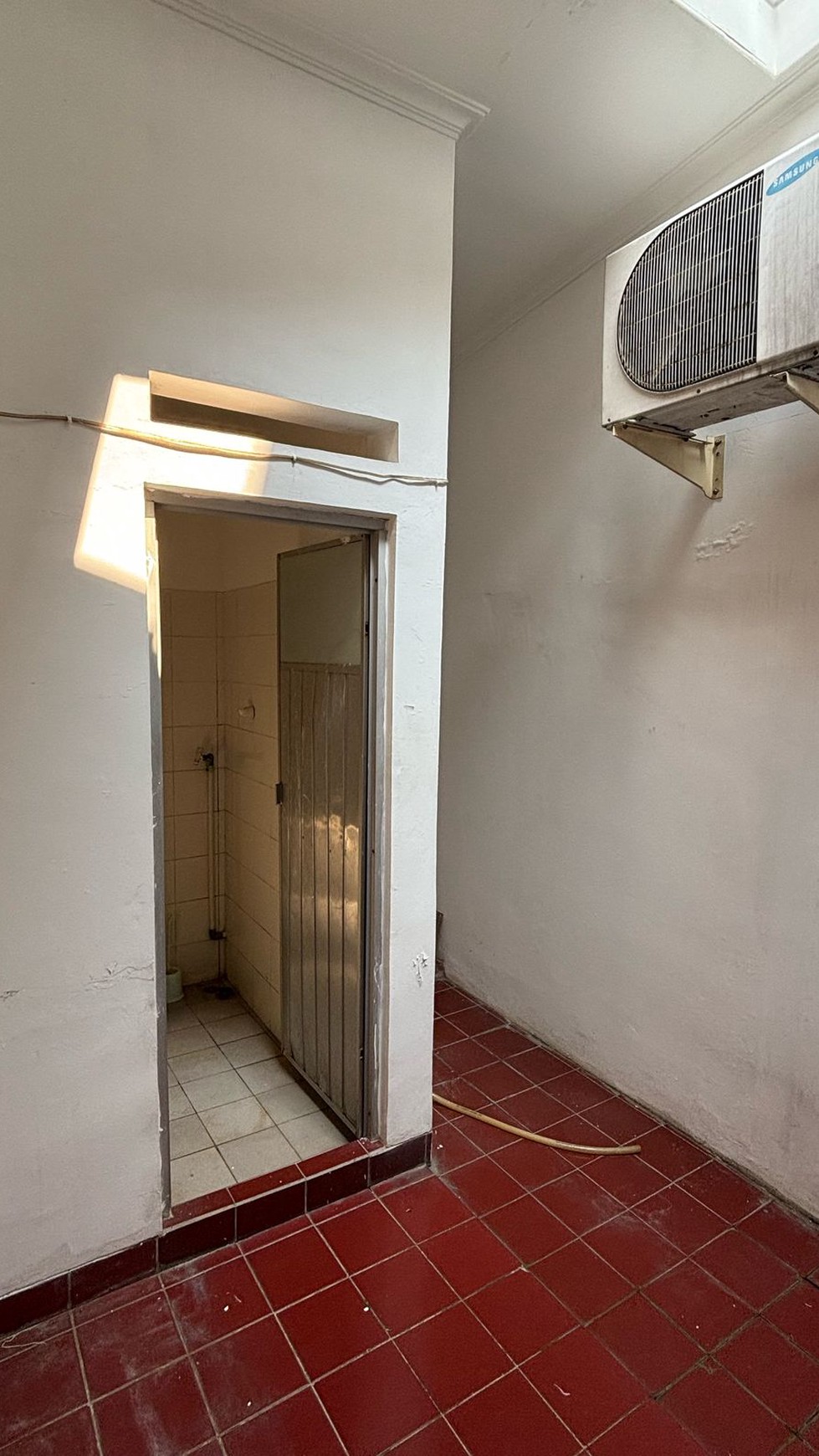 Rumah 1 lantai, dalam Cluster di Graha  Raya Bintaro.