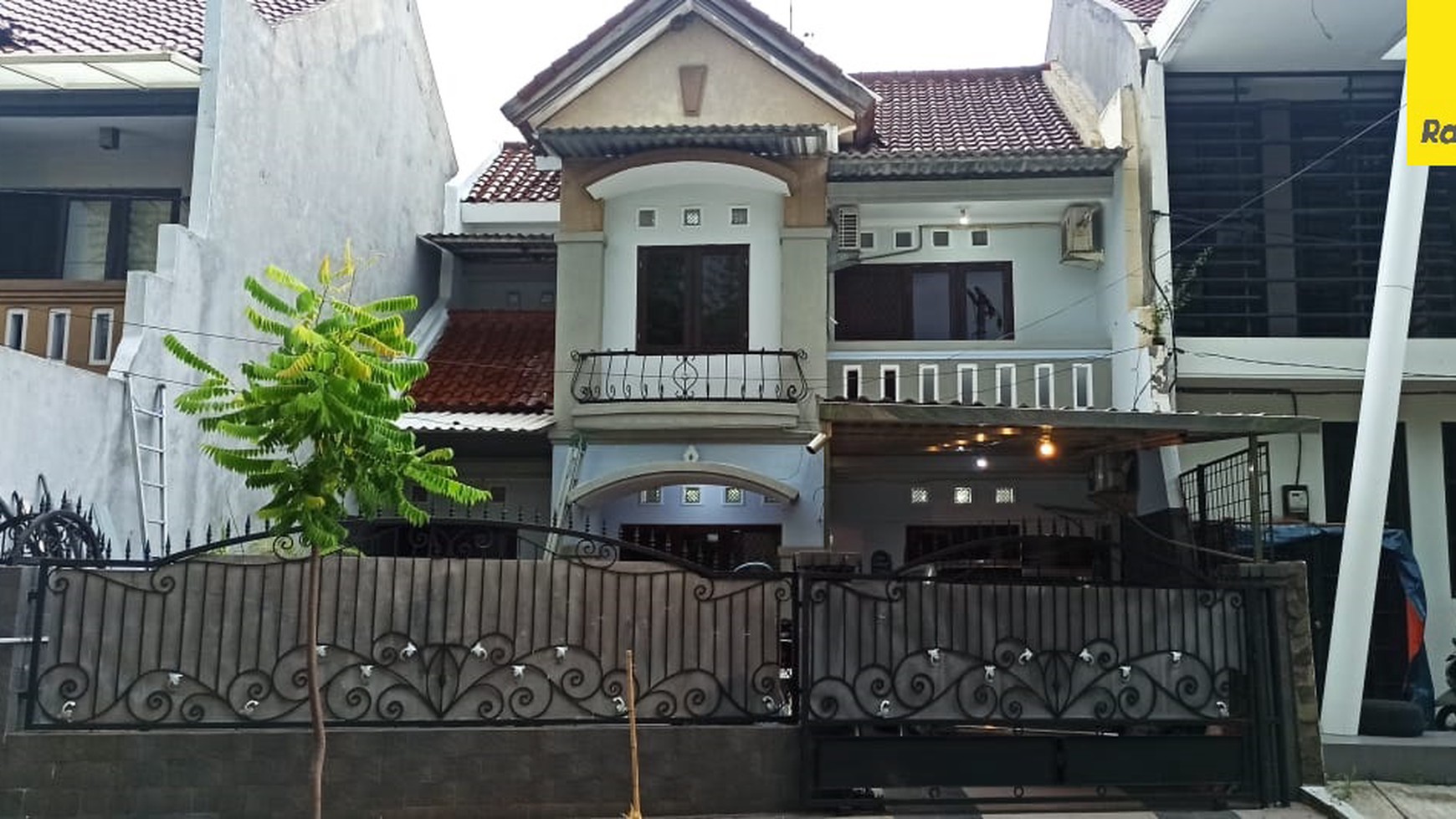 Dijual Rumah 2 lantai di Galaxy Bumi Permai Surabaya