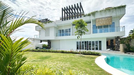 Leasehold - Luxury villa with breathtaking views of majestic mountains in Cemagi, Bal