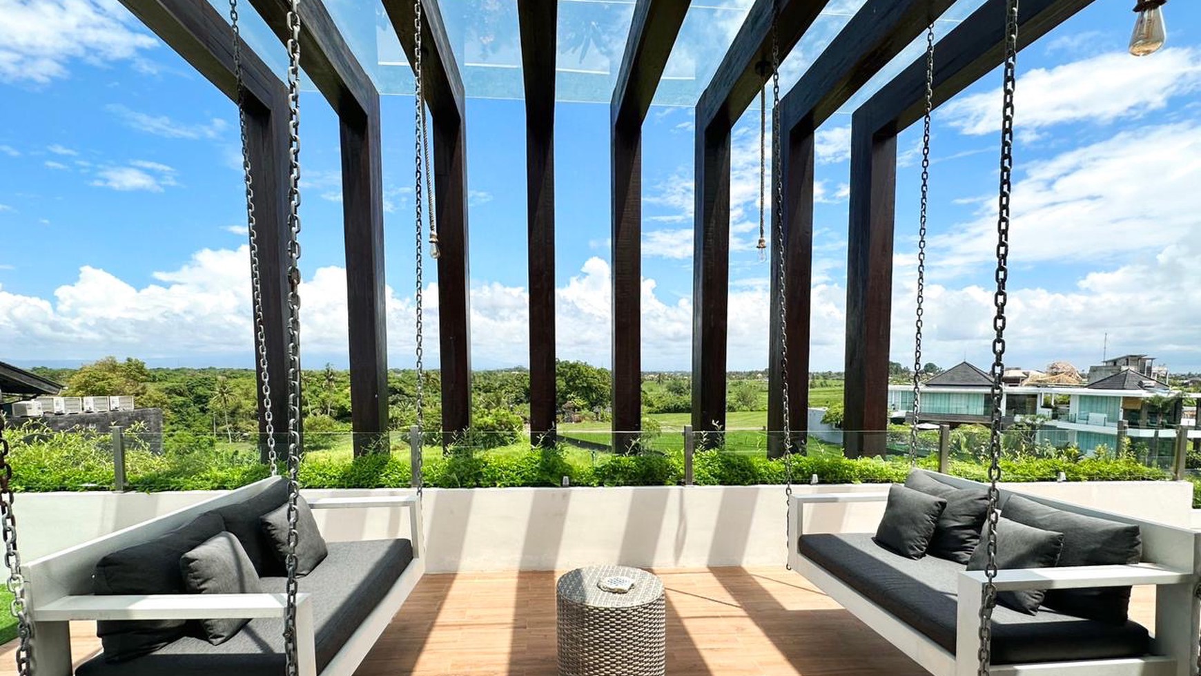 Leasehold - Luxury villa with breathtaking views of majestic mountains in Cemagi, Bal