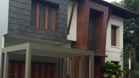 Rumah bagus, 2 lantai siap huni dalam cluster exclusive di Sektor 9
