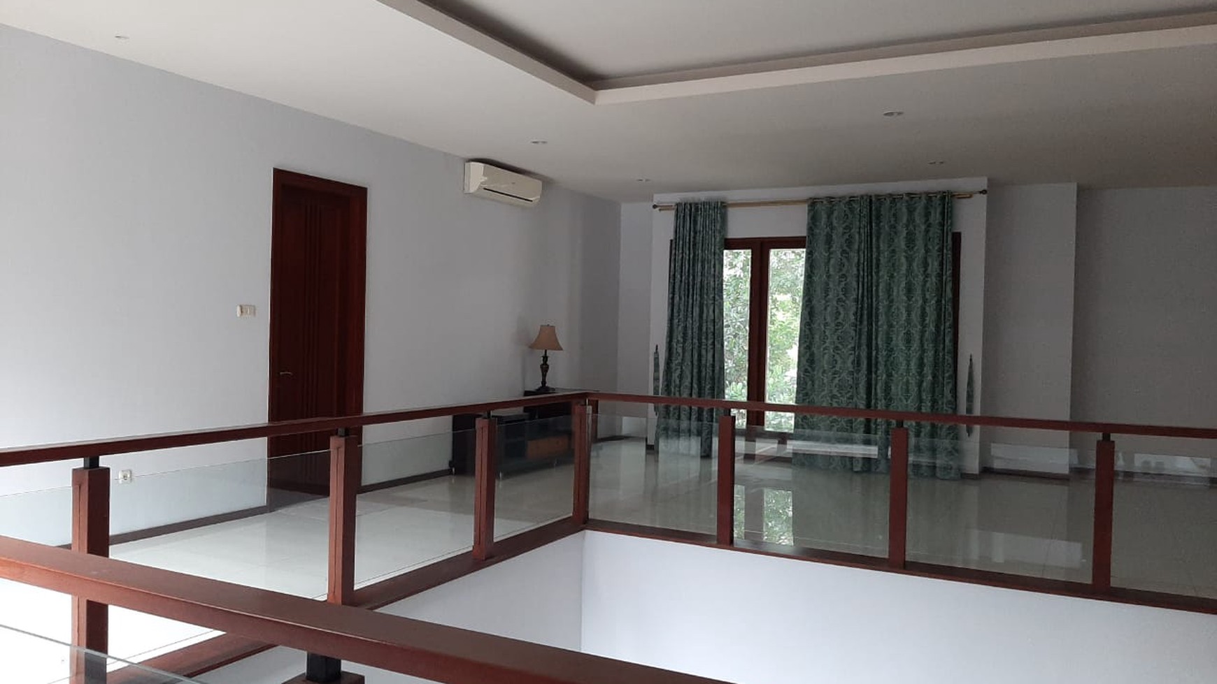 Rumah bagus, 2 lantai siap huni dalam cluster exclusive di Sektor 9