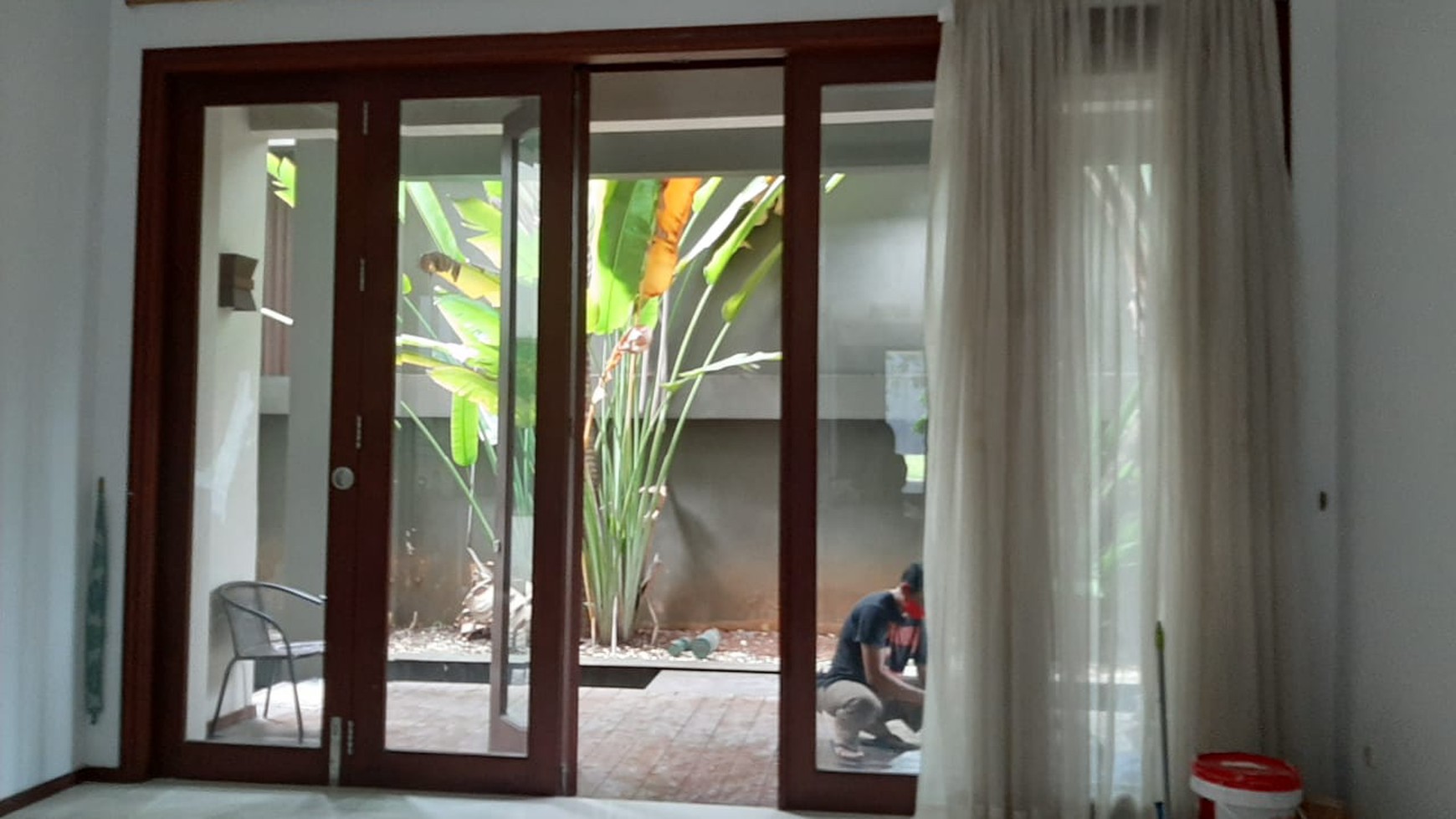 Rumah bagus, 2 lantai siap huni dalam cluster exclusive di Sektor 9