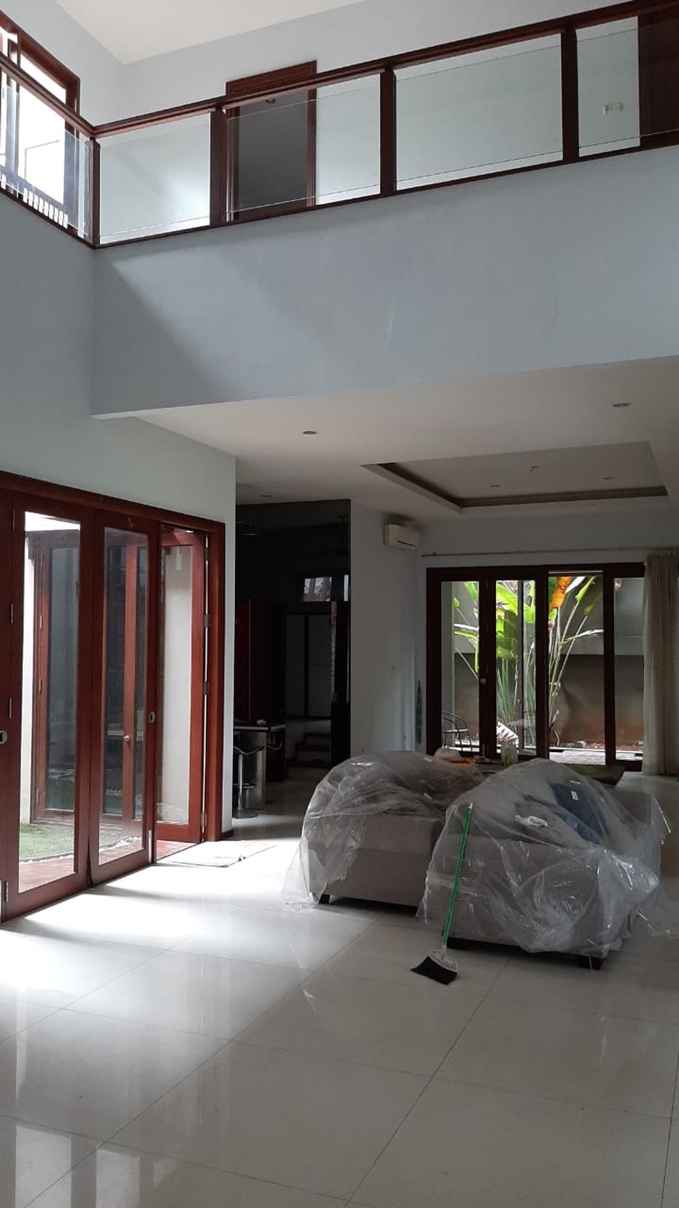 Rumah bagus, 2 lantai siap huni dalam cluster exclusive di Sektor 9