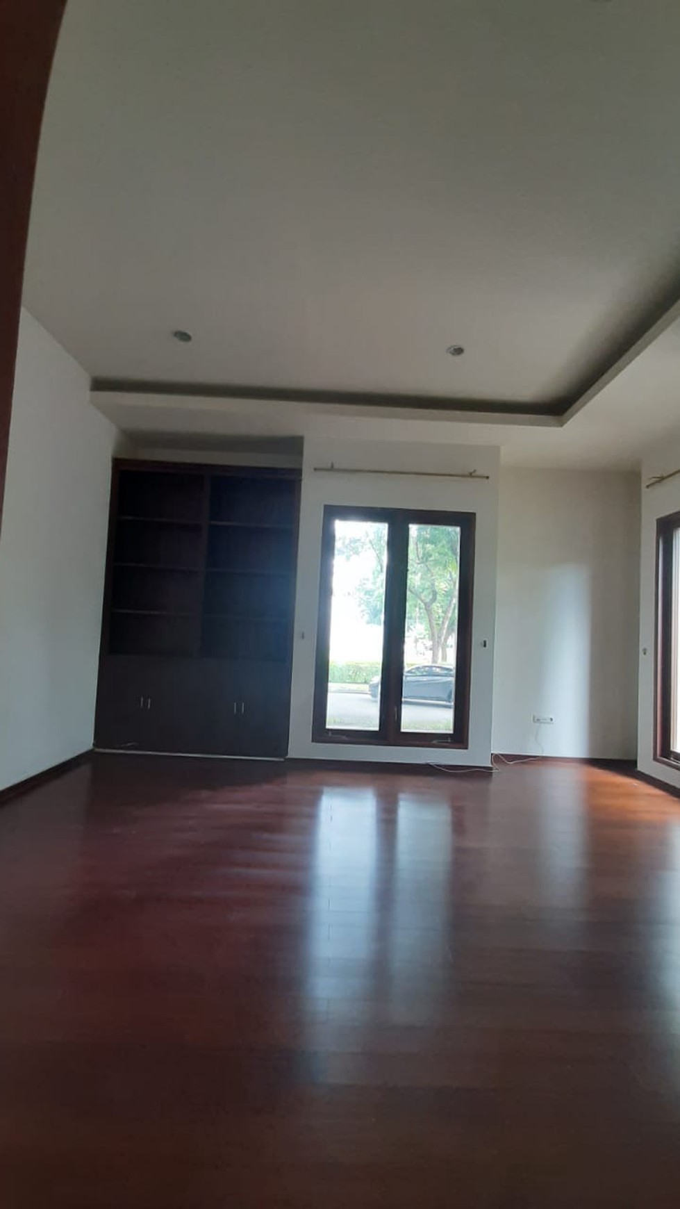 Rumah bagus, 2 lantai siap huni dalam cluster exclusive di Sektor 9